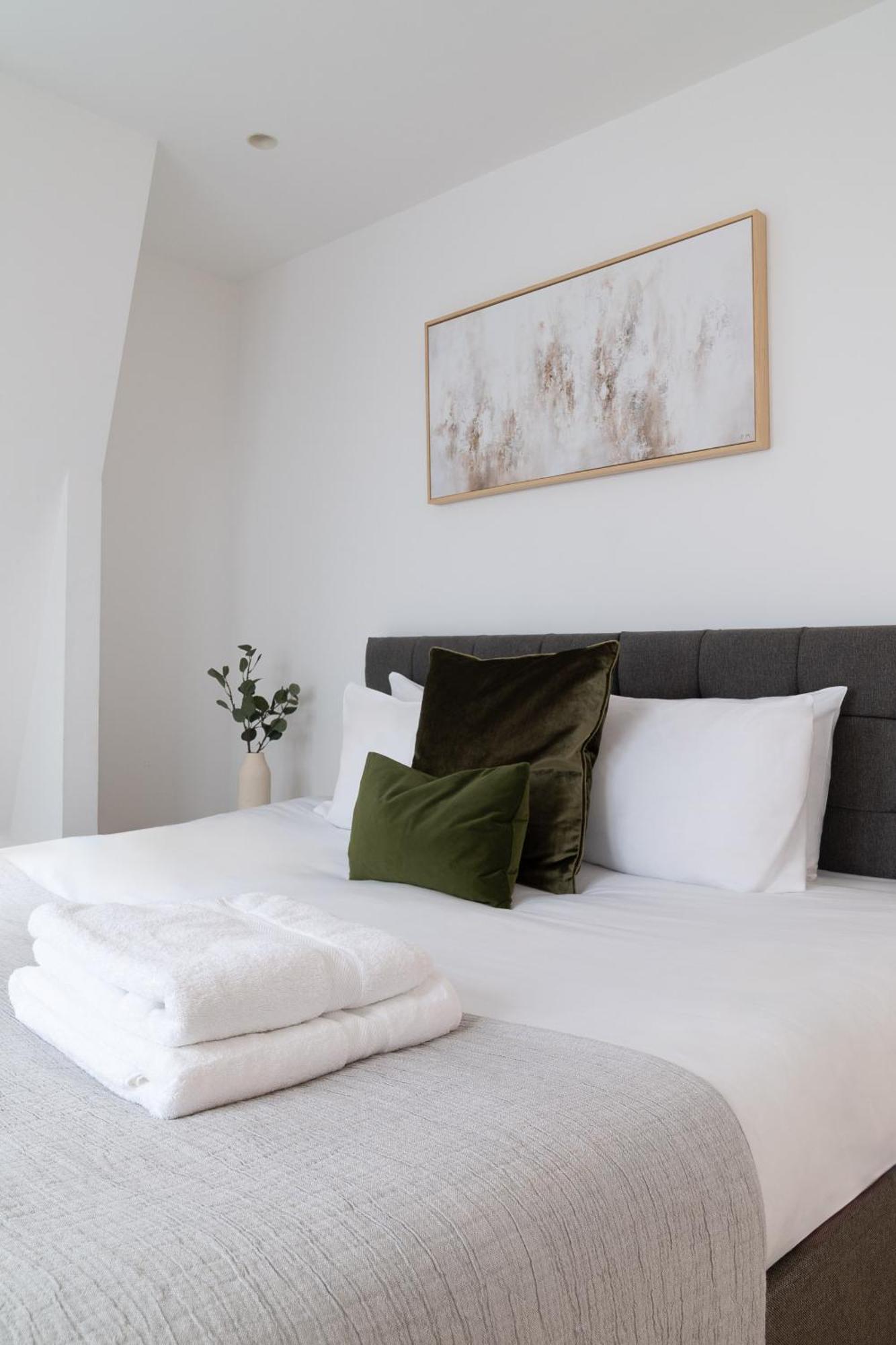 Oxford Circus Apartment *