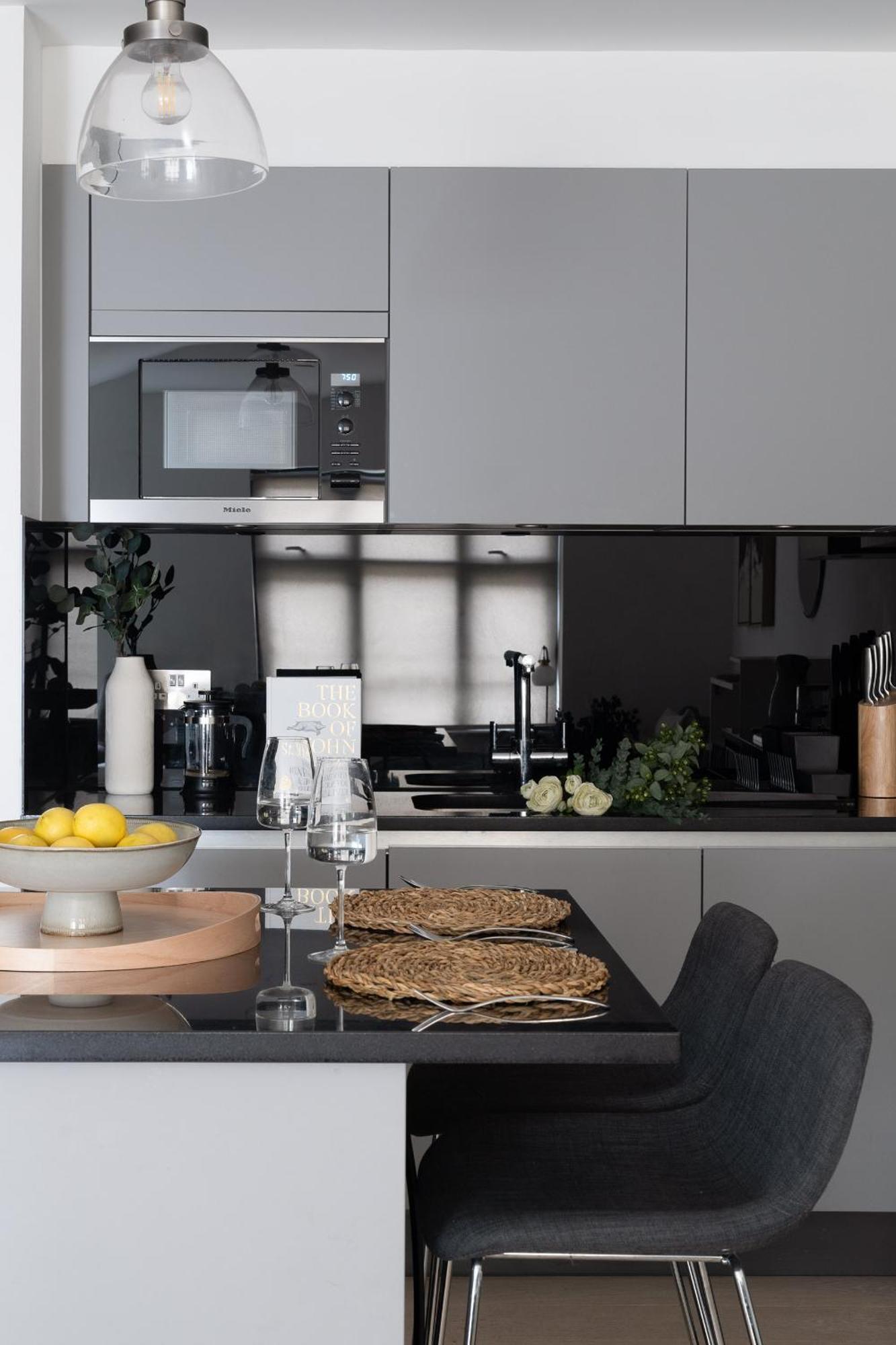 Oxford Circus Apartment *